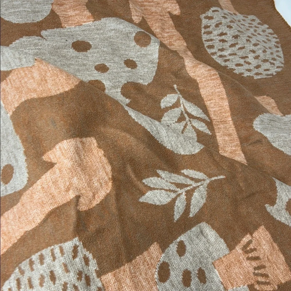 DOCOFil  Cream and Tan Mushroom Patterned Blanket made in Portugal 60x49 inches
